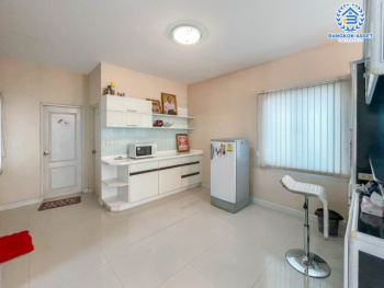 *****บ้านเดี่ยวมือสองย่านนนทบุรี ม.บางกอกบูเลอวาร์ด สาทร-ปิ่นเกล้า เนื้อที่กว้างขวางมากถึง 52.50 ตร.ว. ฟังก์ชัน 3 ห้องนอน 4 ห้องน้ำ ที่จอดรถ 2 คัน แถมฟรี! เครื่องปรับอากาศ 5 เครื่อง มีพื้นที่รอบบ้าน ภายในตกแต่งสวย ตั้งบนทำเลแห่งการเดินทาง ใกล้จุดขึ้นลงทางด่วน "ตลิ่งชัน"